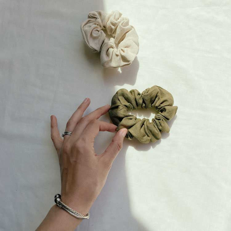 organic fashion linen scrunchie - easy to style